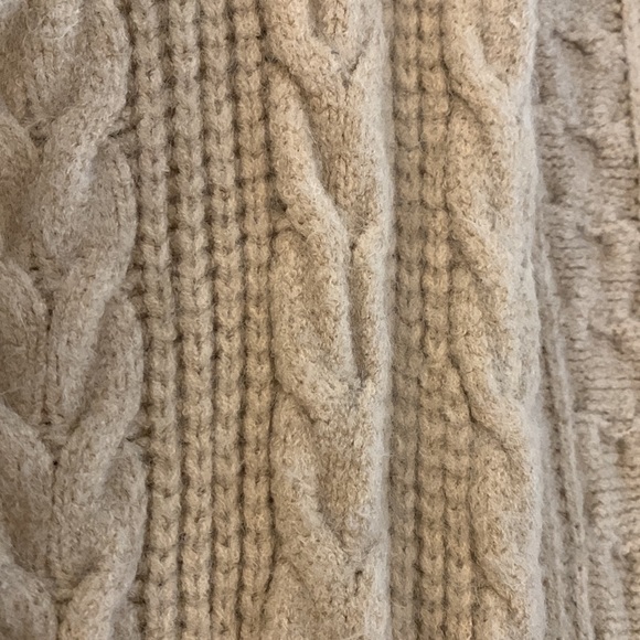 Beautiful long knit sweater - Picture 3 of 4